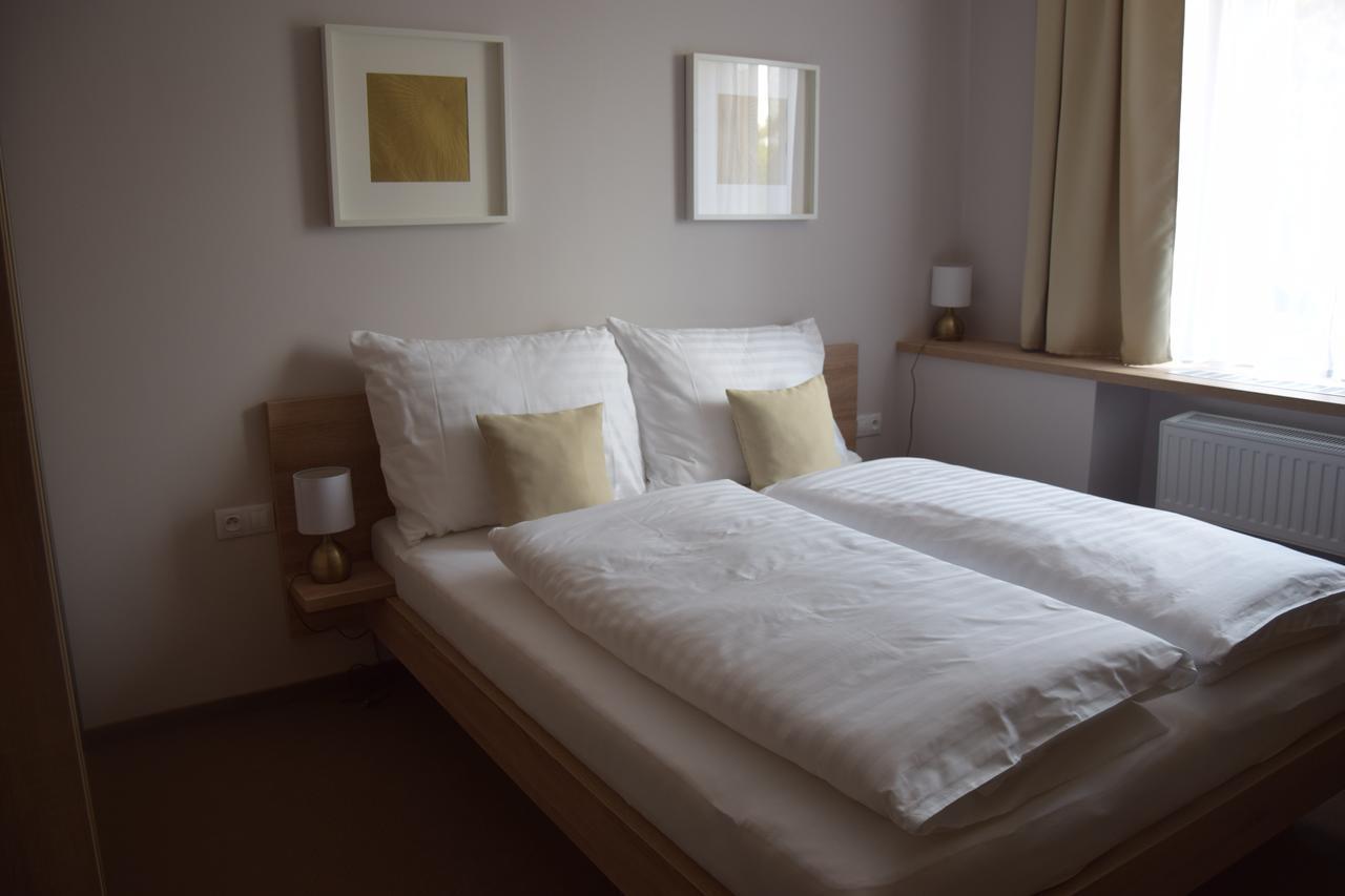Hotel Rokiten Moravsky Krumlov Bagian luar foto