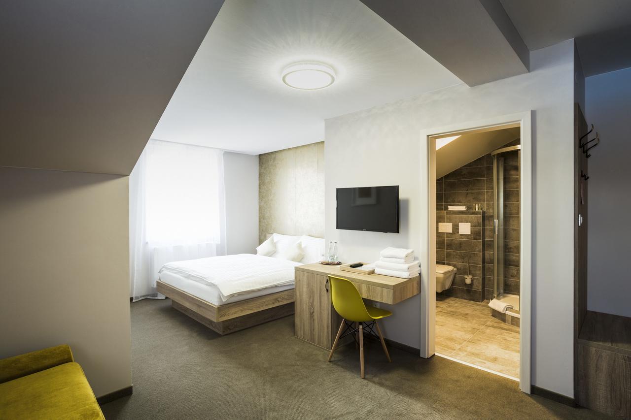Hotel Rokiten Moravsky Krumlov Bagian luar foto