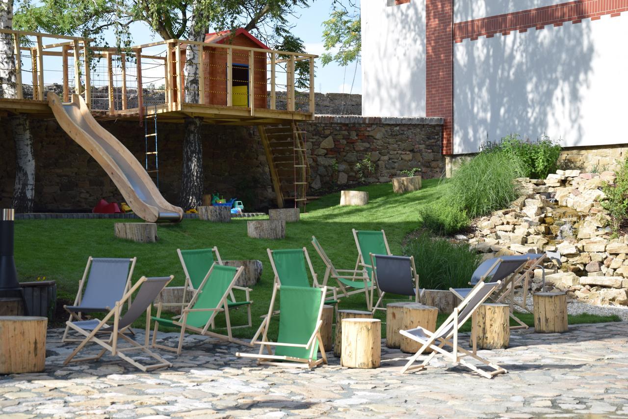 Hotel Rokiten Moravsky Krumlov Bagian luar foto